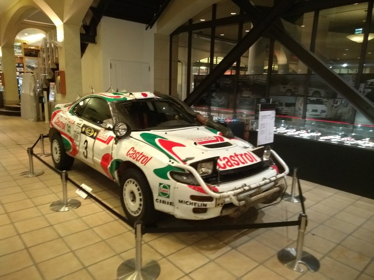 Машина с историчиской выставки Toyota